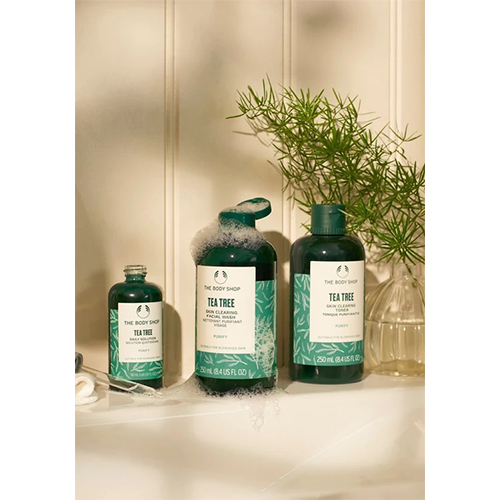 The Body Shop Tea Tree Skin Clearing Facial Wash